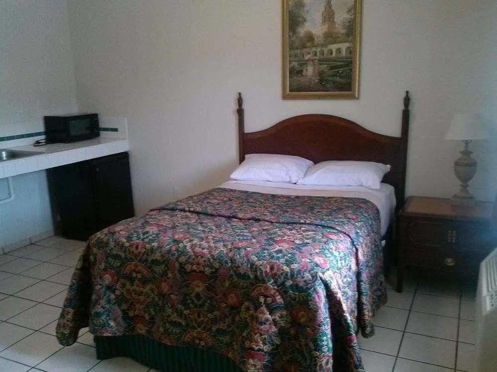 Economy Inn Paso Robles Eksteriør bilde